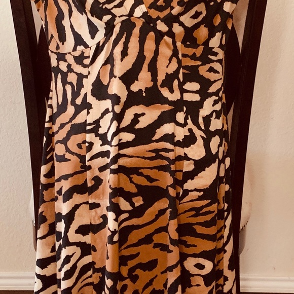 Short sleeve Leopard Dress - Picture 3 of 3